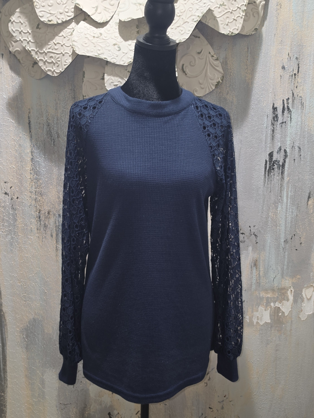 Perfect For Fall Lace-Sleeve Waffle Body Navy Top Extremely Soft Size Small